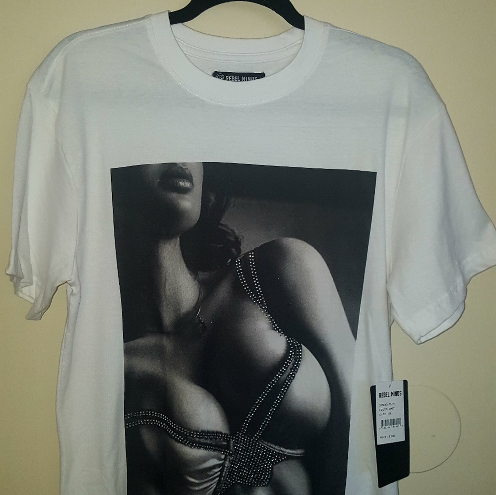 T SHIRT